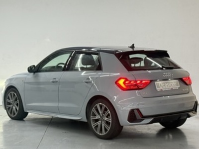 Audi A1 Sportback S line 30 TFSI 81 kW (110 CV) S tronic Audi A1 Sportback S line 30 TFSI 81 kW (110 CV) S tronic
