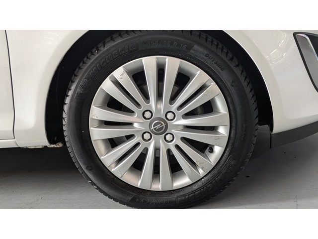 OpelCorsa 1.2 Selective 63 kW (85 CV) Vehículo usado en Barcelona - 6