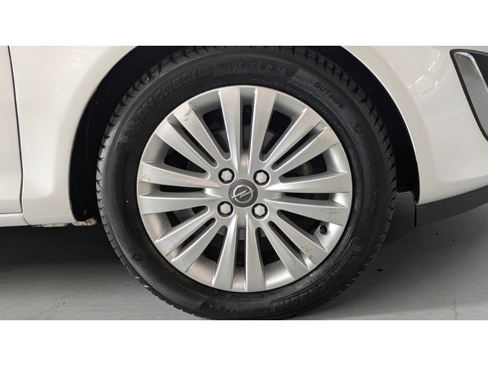 OpelCorsa 1.2 Selective 63 kW (85 CV) Vehículo usado en Barcelona - 6 OpelCorsa 1.2 Selective 63 kW (85 CV) Vehículo usado en Barcelona - 6