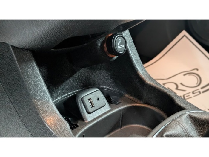 OpelCorsa 1.2 Selective 63 kW (85 CV) Vehículo usado en Barcelona - 19 OpelCorsa 1.2 Selective 63 kW (85 CV) Vehículo usado en Barcelona - 19