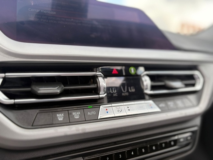 BMWSerie 1 116d 85 kW (116 CV) Vehículo usado en Barcelona - 26 BMWSerie 1 116d 85 kW (116 CV) Vehículo usado en Barcelona - 26