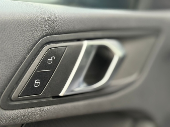 BMWSerie 1 116d 85 kW (116 CV) Vehículo usado en Barcelona - 29 BMWSerie 1 116d 85 kW (116 CV) Vehículo usado en Barcelona - 29