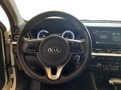 Kia Niro 1.6 GDi HEV Concept 104 kW (141 CV) Kia Niro 1.6 GDi HEV Concept 104 kW (141 CV)