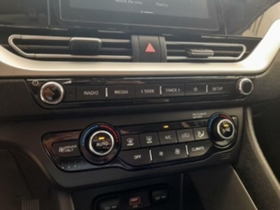 Kia Niro 1.6 GDi HEV Concept 104 kW (141 CV) Kia Niro 1.6 GDi HEV Concept 104 kW (141 CV)