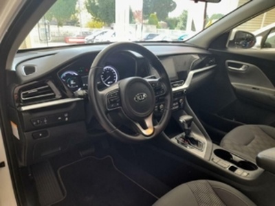 Kia Niro 1.6 GDi HEV Concept 104 kW (141 CV) Kia Niro 1.6 GDi HEV Concept 104 kW (141 CV)