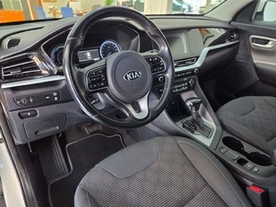 Kia Niro 1.6 GDi HEV Concept 104 kW (141 CV)