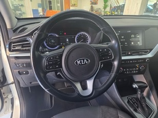 Kia Niro 1.6 GDi HEV Concept 104 kW (141 CV)