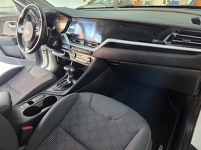 Kia Niro 1.6 GDi HEV Concept 104 kW (141 CV) Kia Niro 1.6 GDi HEV Concept 104 kW (141 CV)