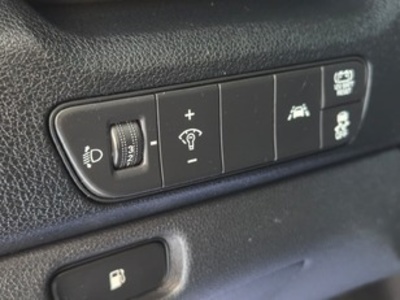 Kia Niro 1.6 GDi HEV Concept 104 kW (141 CV) Kia Niro 1.6 GDi HEV Concept 104 kW (141 CV)