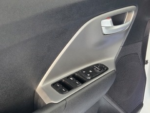 Kia Niro 1.6 GDi HEV Concept 104 kW (141 CV)