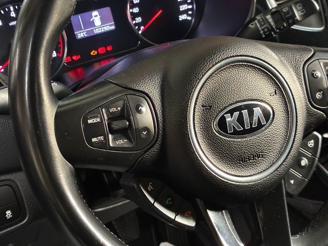 KiaCarens 1.6 GDi Drive 99 kW (135 CV) Vehículo usado en Barcelona - 17