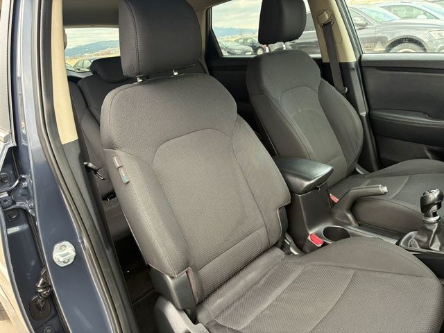 KiaCarens 1.6 GDi Drive 99 kW (135 CV) Vehículo usado en Barcelona - 26