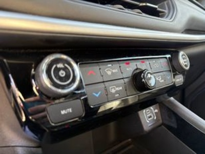 Jeep Compass 1.3 Gse T4 80th Aniversario MT FWD 110 kW (150 CV) Jeep Compass 1.3 Gse T4 80th Aniversario MT FWD 110 kW (150 CV)