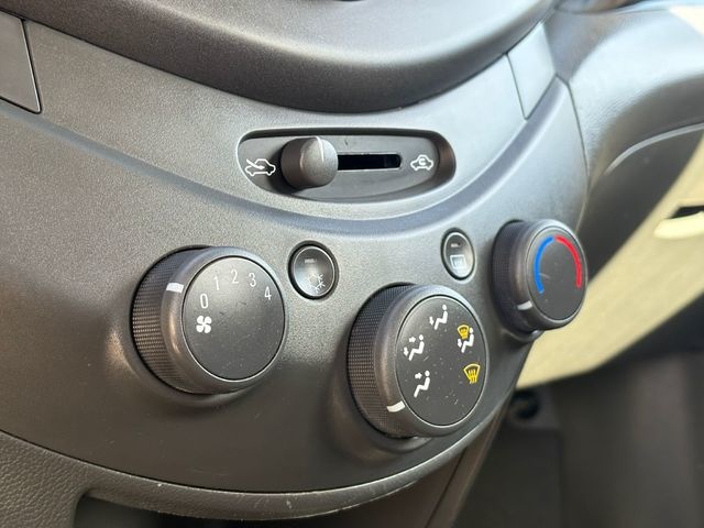 ChevroletSpark 1.2 16v LS+ 60 kW (81 CV) Vehículo usado en Barcelona - 23