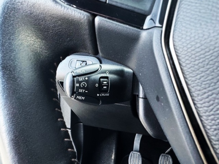 PeugeotRifter BlueHDi 100 Allure Standard 73 kW (100 CV) Vehículo usado en Barcelona - 16 PeugeotRifter BlueHDi 100 Allure Standard 73 kW (100 CV) Vehículo usado en Barcelona - 16