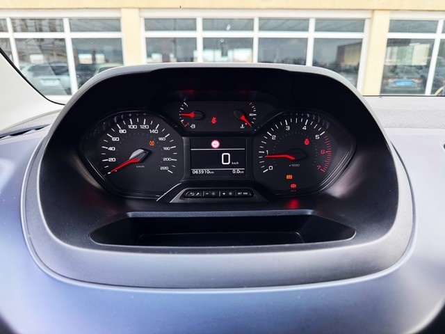 PeugeotRifter BlueHDi 100 Allure Standard 73 kW (100 CV) Vehículo usado en Barcelona - 17