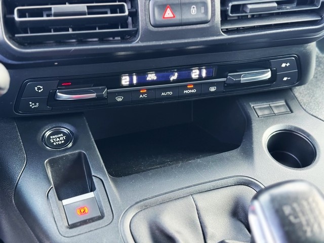 PeugeotRifter BlueHDi 100 Allure Standard 73 kW (100 CV) Vehículo usado en Barcelona - 24