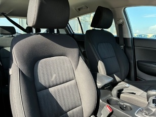 Kia Sportage 2.0 CRDi VGT GT Line Plus 4x2 100 kW (136 CV) Kia Sportage 2.0 CRDi VGT GT Line Plus 4x2 100 kW (136 CV)