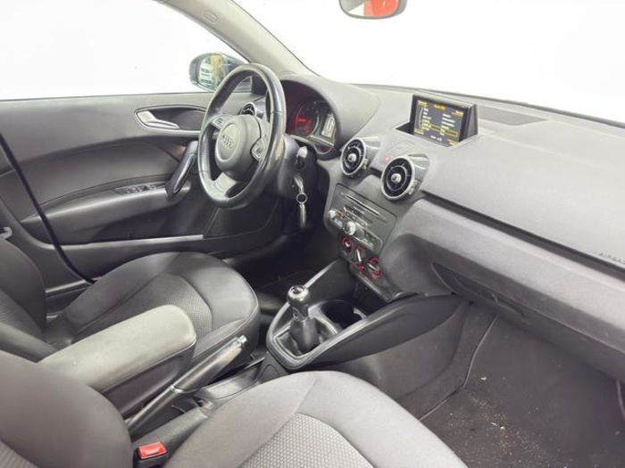 AudiA1 Sportback Attracted 1.0 TFSI 70 kW (95 CV) S tronic Vehículo usado en Barcelona - 8 AudiA1 Sportback Attracted 1.0 TFSI 70 kW (95 CV) S tronic Vehículo usado en Barcelona - 8