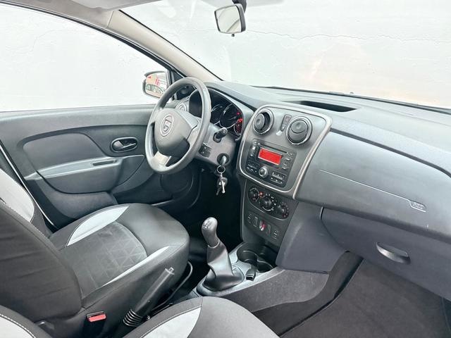DaciaSandero Stepway TCe 66 kW (90 CV) Vehículo usado en Barcelona - 11 DaciaSandero Stepway TCe 66 kW (90 CV) Vehículo usado en Barcelona - 11