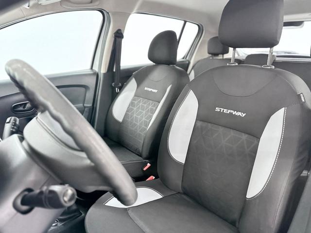 DaciaSandero Stepway TCe 66 kW (90 CV) Vehículo usado en Barcelona - 13 DaciaSandero Stepway TCe 66 kW (90 CV) Vehículo usado en Barcelona - 13