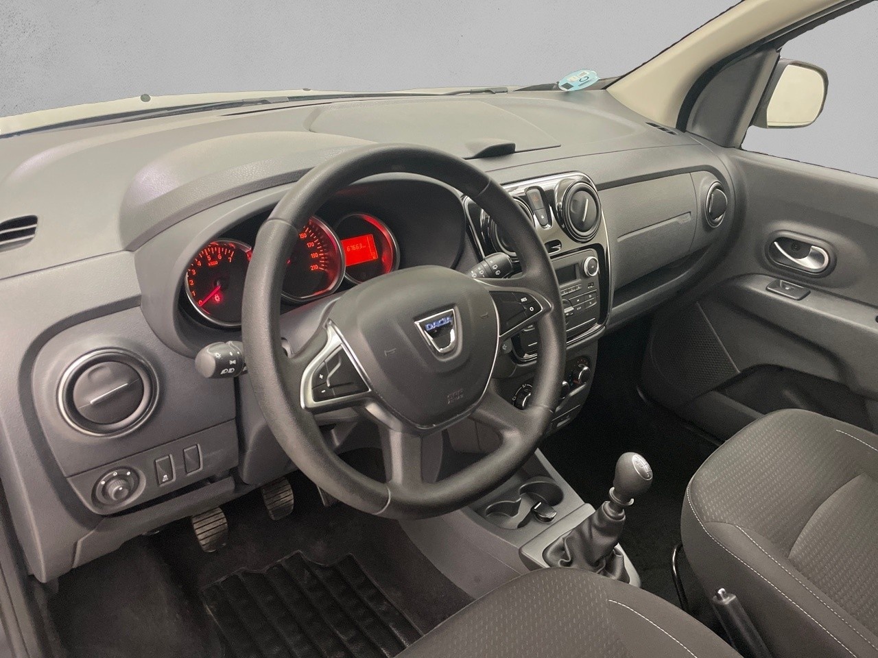 Dacia Lodgy Comfort Blue dCi 85 kW (115 CV) - 9