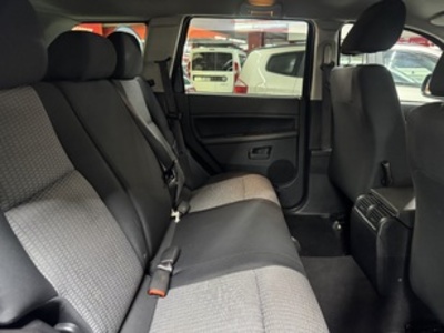 Jeep Grand Cherokee 3.0 CRD Laredo 160 kW (218 CV) Jeep Grand Cherokee 3.0 CRD Laredo 160 kW (218 CV)