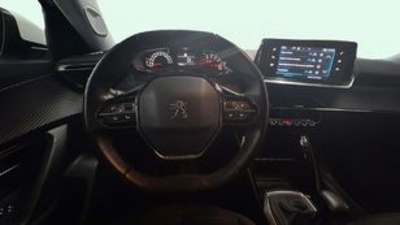 Peugeot 2008 Puretech 100 S&S Active 75 kW (100 CV) Peugeot 2008 Puretech 100 S&S Active 75 kW (100 CV)