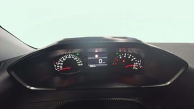 Peugeot 2008 Puretech 100 S&S Active 75 kW (100 CV) Peugeot 2008 Puretech 100 S&S Active 75 kW (100 CV)