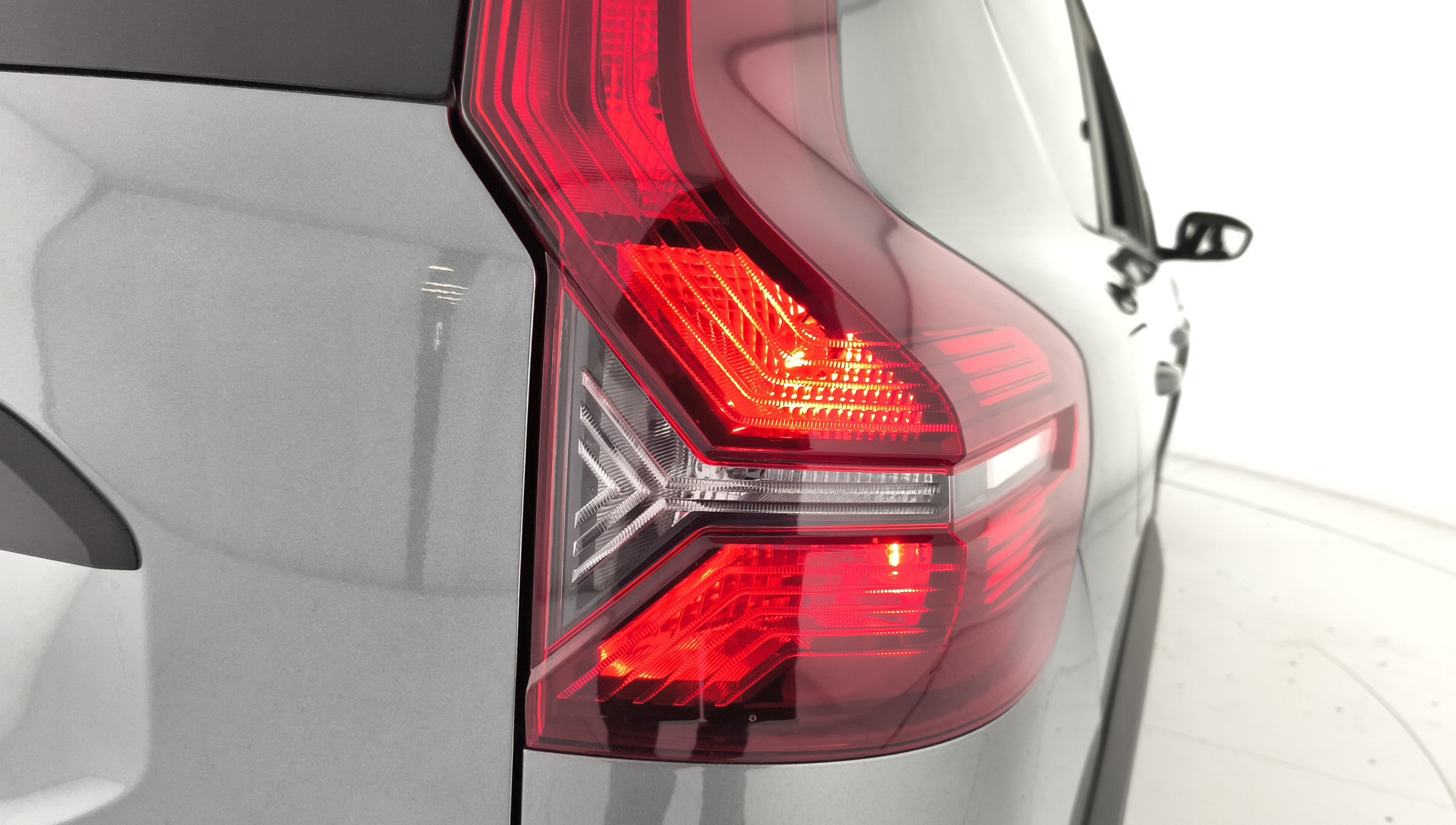 Dacia Jogger Expression Hybrid 104 kW (140 CV) 7 Plazas - 8