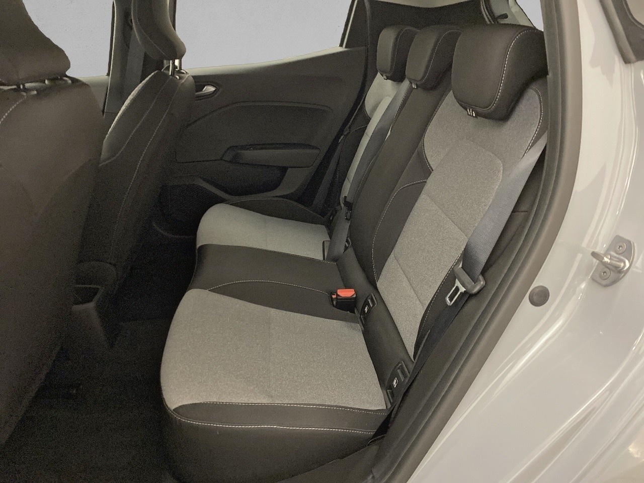 Renault Clio Evolution E-Tech full hybrid 145 105 kW (143 CV) - 9