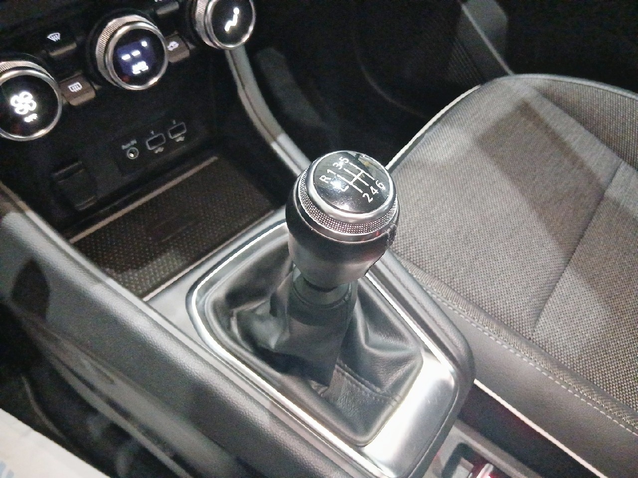 Renault Captur Zen TCe 66 kW (90 CV) - 7 Renault Captur Zen TCe 66 kW (90 CV) - 7