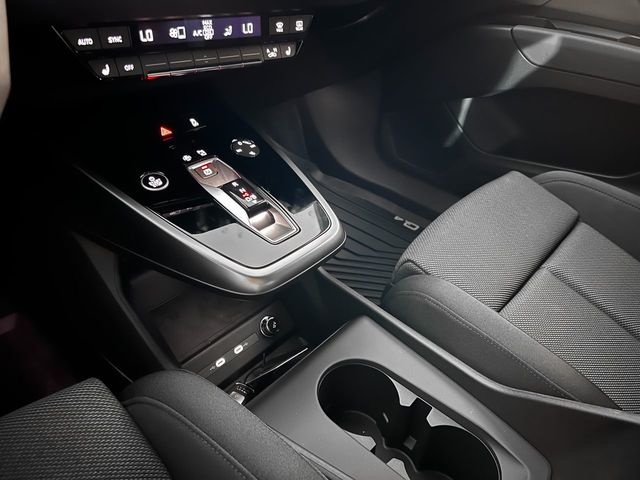 Audi Q4 e-tron Sport 40 e-tron 82kWh 150 kW (204 CV) Vehículo usado en Las Palmas - 7