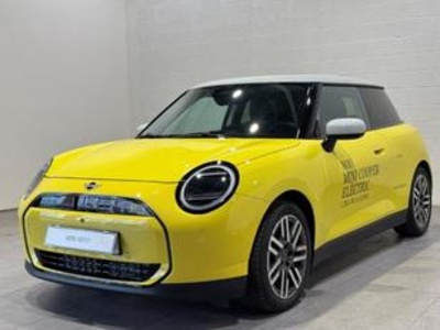 MINI MINI 3 Puertas Cooper SE 160 kW (218 CV) 87284549 en Barcelona MINI MINI 3 Puertas Cooper SE 160 kW (218 CV) 87284549 en Barcelona