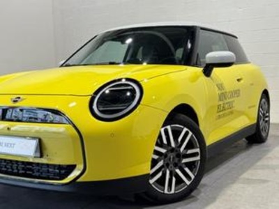 MINI MINI 3 Puertas Cooper SE 160 kW (218 CV) 87284549 en Barcelona MINI MINI 3 Puertas Cooper SE 160 kW (218 CV) 87284549 en Barcelona