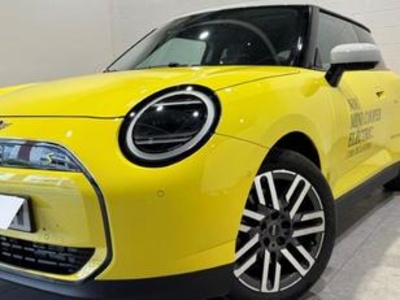 MINI MINI 3 Puertas Cooper SE 160 kW (218 CV) 87284549 en Barcelona MINI MINI 3 Puertas Cooper SE 160 kW (218 CV) 87284549 en Barcelona