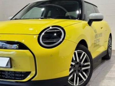 MINI MINI 3 Puertas Cooper SE 160 kW (218 CV) 87284549 en Barcelona MINI MINI 3 Puertas Cooper SE 160 kW (218 CV) 87284549 en Barcelona