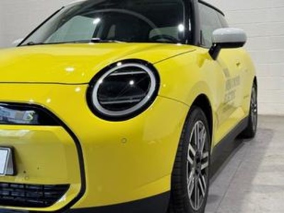 MINI MINI 3 Puertas Cooper SE 160 kW (218 CV) 87284549 en Barcelona MINI MINI 3 Puertas Cooper SE 160 kW (218 CV) 87284549 en Barcelona