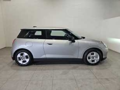 MINI MINI 3 Puertas Cooper SE 160 kW (218 CV) 87284579 en Barcelona MINI MINI 3 Puertas Cooper SE 160 kW (218 CV) 87284579 en Barcelona