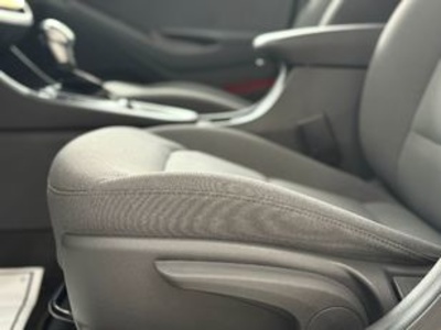 Hyundai Ioniq 1.6 GDI HEV Klass DCT 104 kW (141 CV) Hyundai Ioniq 1.6 GDI HEV Klass DCT 104 kW (141 CV)