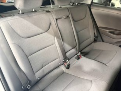 Hyundai Ioniq 1.6 GDI HEV Klass DCT 104 kW (141 CV) Hyundai Ioniq 1.6 GDI HEV Klass DCT 104 kW (141 CV)