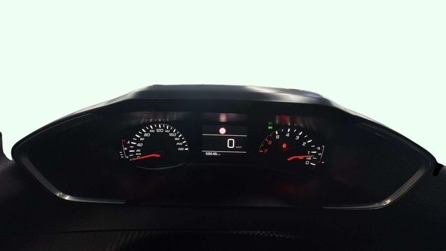 Peugeot2008 PureTech 130 S&S Allure Pack 96 kW (130 CV) Vehículo usado en Barcelona - 13