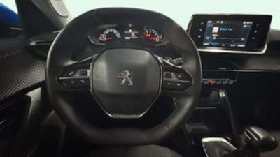Peugeot 2008 PureTech 130 S&S Allure Pack 96 kW (130 CV) Peugeot 2008 PureTech 130 S&S Allure Pack 96 kW (130 CV)
