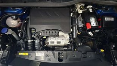 Peugeot 2008 PureTech 130 S&S Allure Pack 96 kW (130 CV) Peugeot 2008 PureTech 130 S&S Allure Pack 96 kW (130 CV)