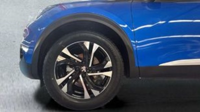 Peugeot 2008 PureTech 130 S&S Allure Pack 96 kW (130 CV) Peugeot 2008 PureTech 130 S&S Allure Pack 96 kW (130 CV)