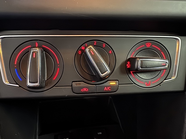 VolkswagenPolo A-Polo Plus 1.2 TSI BMT 66 kW (90 CV) Vehículo usado en Barcelona - 23 VolkswagenPolo A-Polo Plus 1.2 TSI BMT 66 kW (90 CV) Vehículo usado en Barcelona - 23