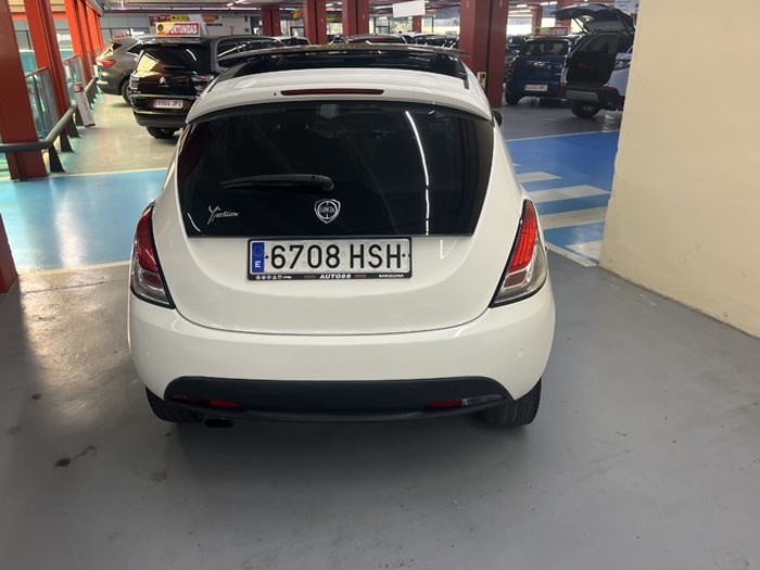 LanciaYpsilon 0.9 Twin Air Gold MTA 63 kW (85 CV) Vehículo usado en Barcelona - 5 LanciaYpsilon 0.9 Twin Air Gold MTA 63 kW (85 CV) Vehículo usado en Barcelona - 5