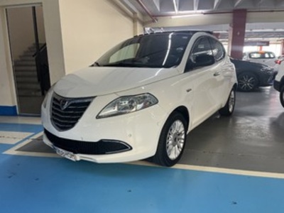 Lancia Ypsilon 0.9 Twin Air Gold MTA 63 kW (85 CV) Lancia Ypsilon 0.9 Twin Air Gold MTA 63 kW (85 CV)