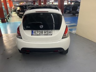 Lancia Ypsilon 0.9 Twin Air Gold MTA 63 kW (85 CV) Lancia Ypsilon 0.9 Twin Air Gold MTA 63 kW (85 CV)