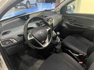 Lancia Ypsilon 0.9 Twin Air Gold MTA 63 kW (85 CV)